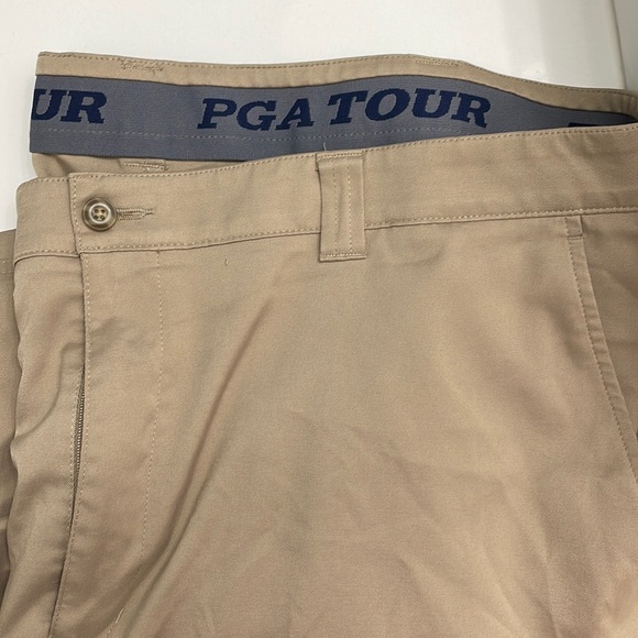 PGA Tour men’s khaki golf shorts size 42 - Picture 1 of 4